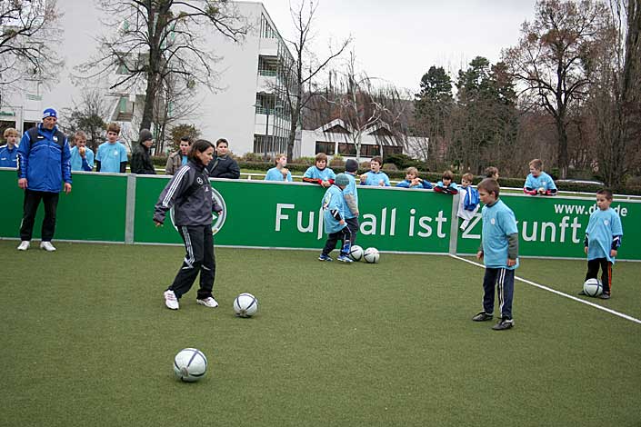 Wand der Freunde �bergeben